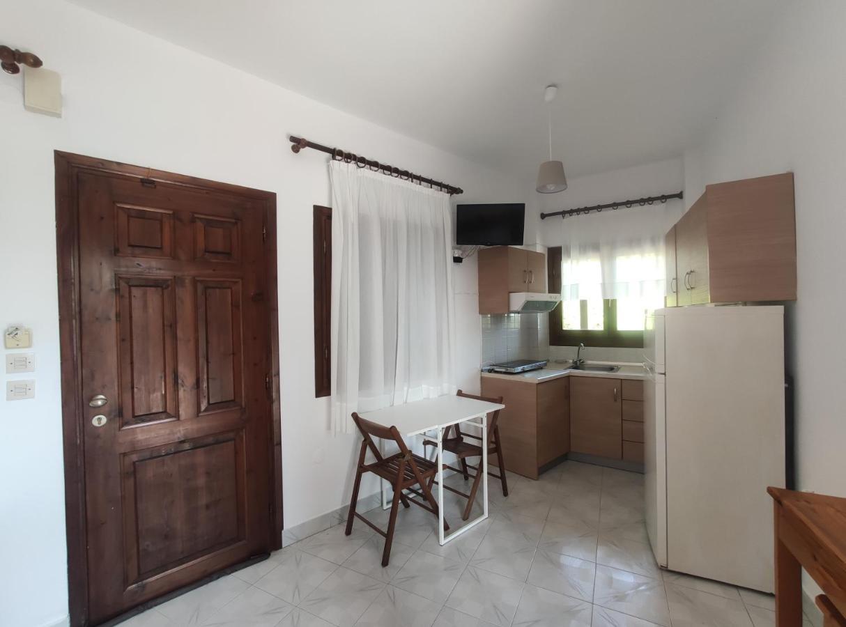 Para Thin Alos Inn Neos Marmaras Extérieur photo
