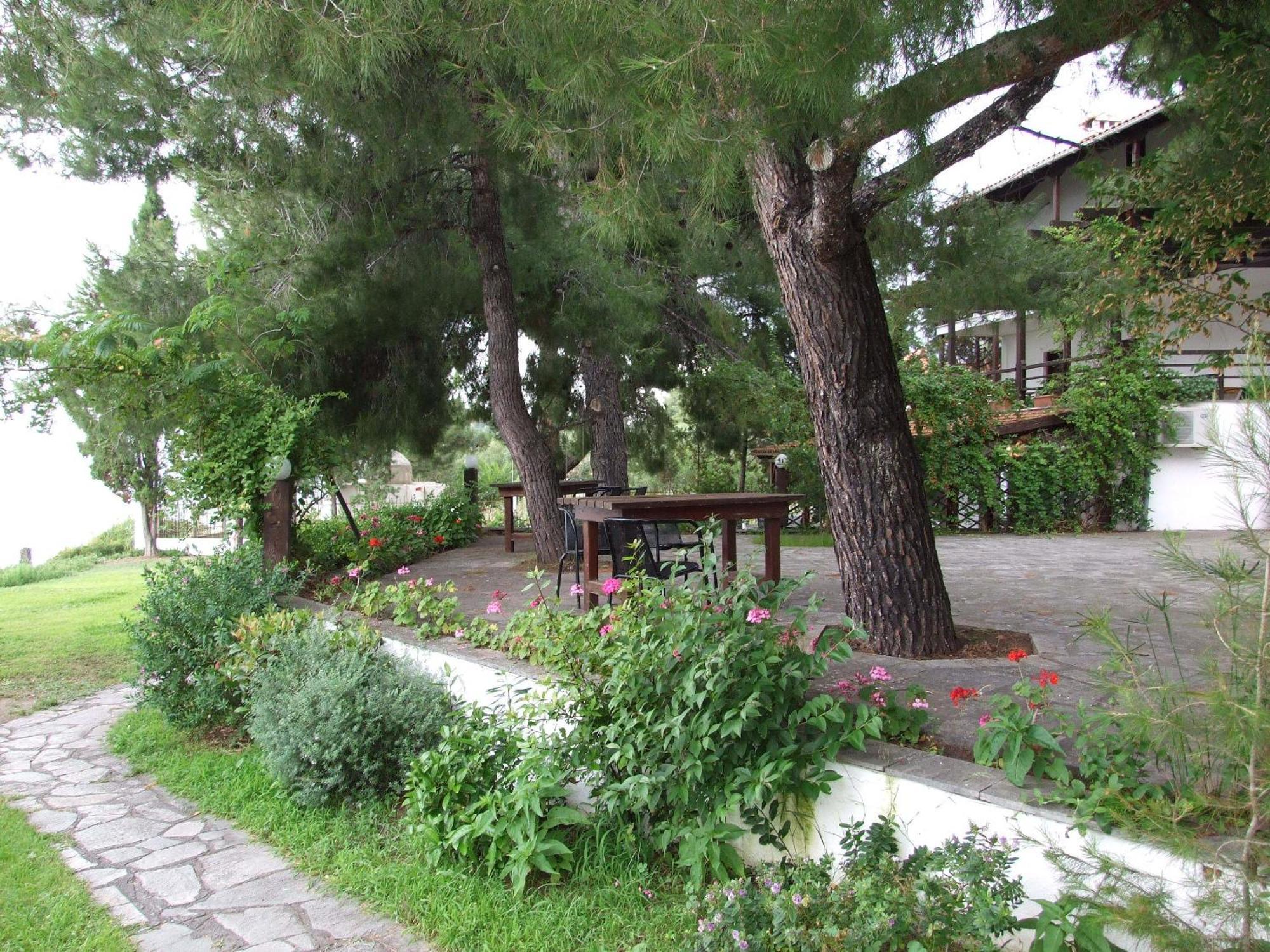 Para Thin Alos Inn Neos Marmaras Extérieur photo